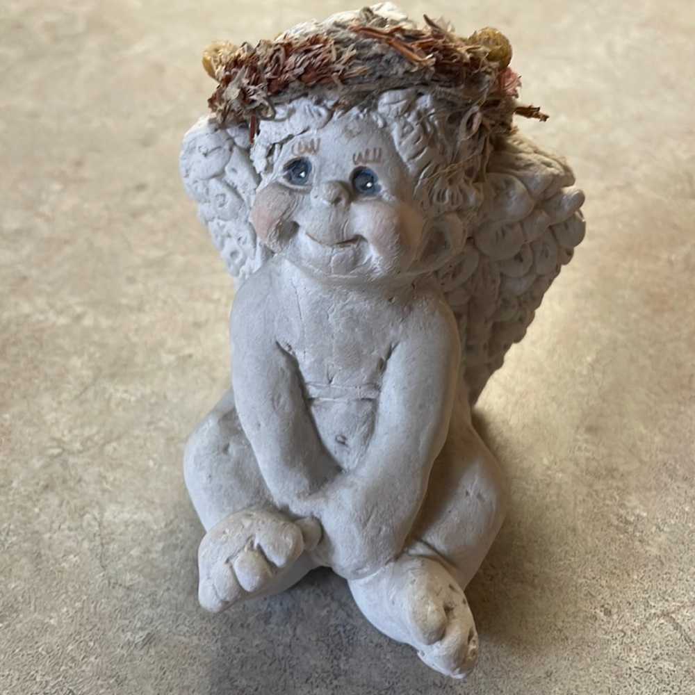 1994 DREAMSICLES "SITTING PRETTY" ANGEL SIGNED BY ARTIST KRISTIN HAYNES 4"